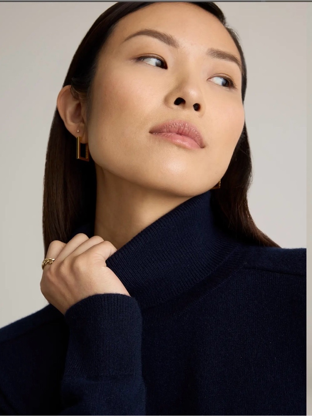 Quince - 100% Mongolian Cashmere - Navy Turtleneck Sweater – Super Soft - Picture 5 of 13